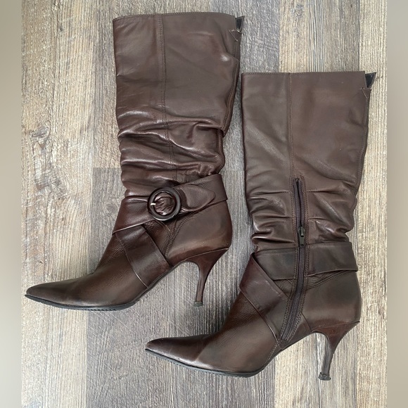 Emu leather 2 inch 6.5 size heel with side zipper - Picture 1 of 3